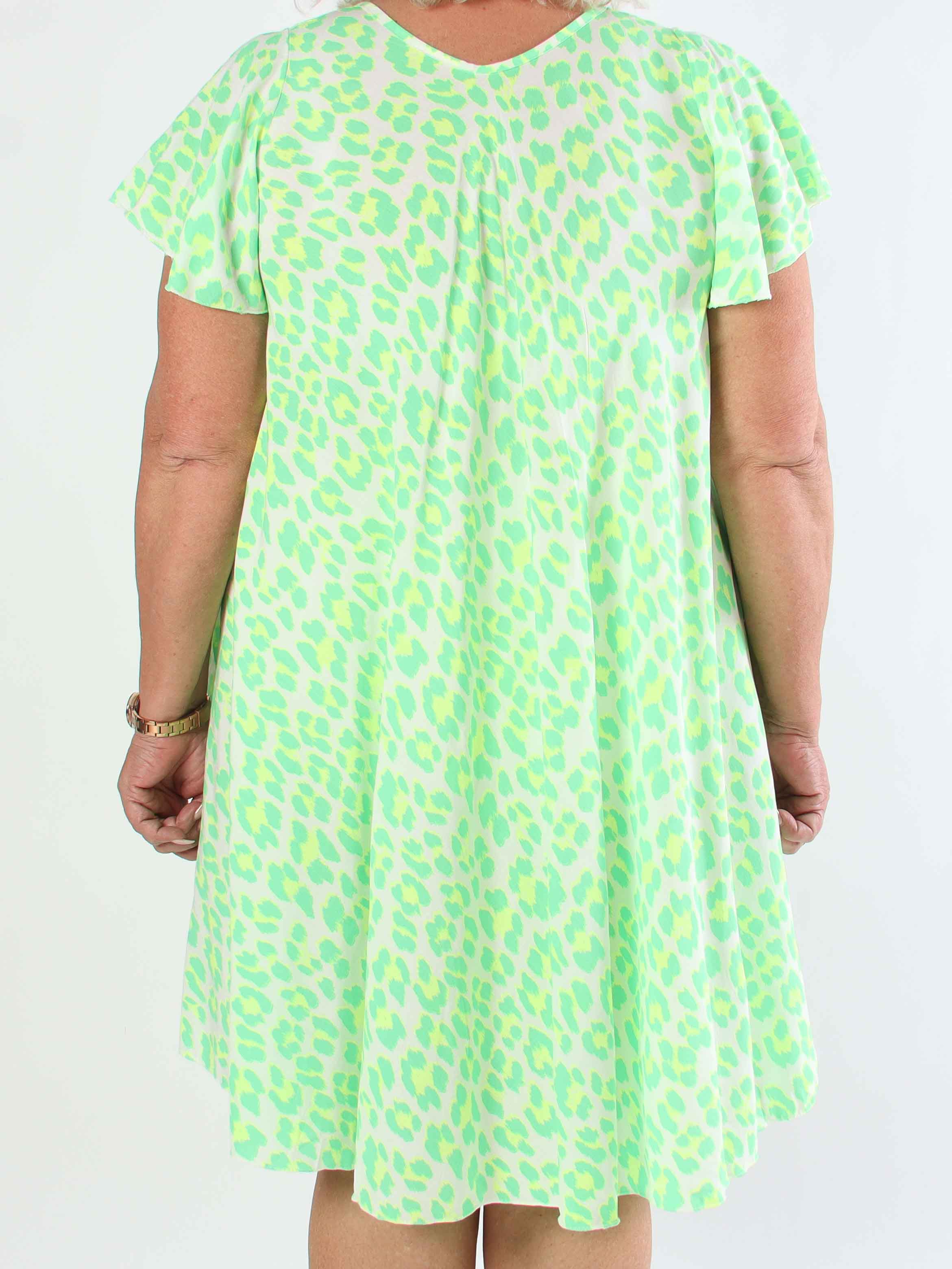 Chione - Sød plus size kjole i a facon med leopardprint